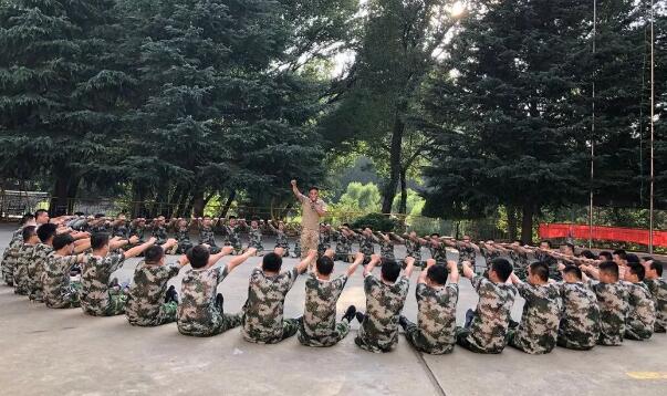 888集团游戏官网2019销售中心年中会议暨团队拓展活动圆满结束(图6) 888集团游戏官网2019销售中心年中会议暨团队拓展活动圆满结束(图6)