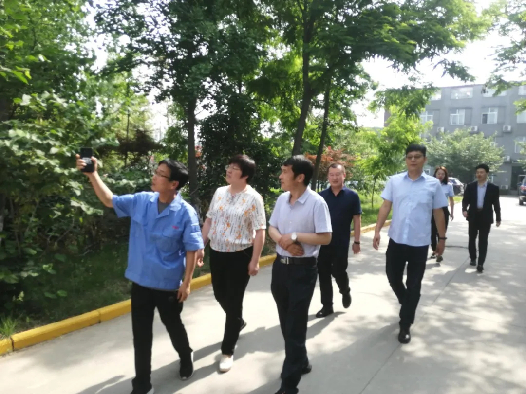 兵团第十一师领导莅临888集团游戏官网考察交流(图3)