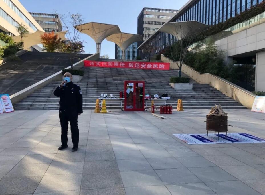 888集团游戏官网消防应急演练实录(图8) 888集团游戏官网消防应急演练实录(图8)